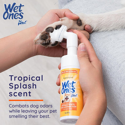 Antibacterial Foaming Dog Paw Cleaner With Scrubber