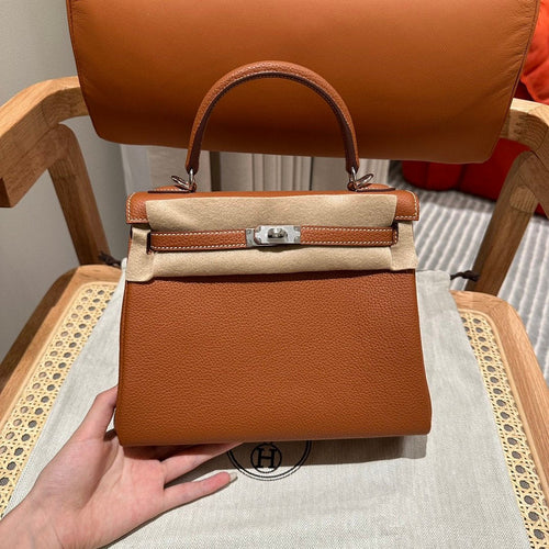 Kelly 25 Gold Calfskin Luxury Bag