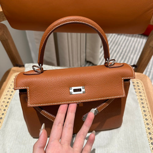 Kelly 25 Gold Calfskin Luxury Bag