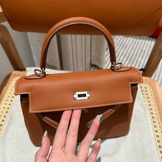 Kelly 25 Gold Calfskin Luxury Bag