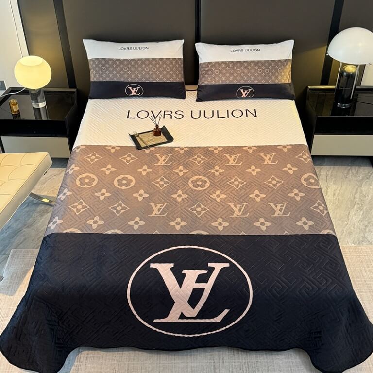 Bed & Accessories